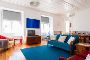  ALTIDO Classic 3BR home with workspace in Chiado, 2mins from Baixa-Chiado subway  Лиссабон